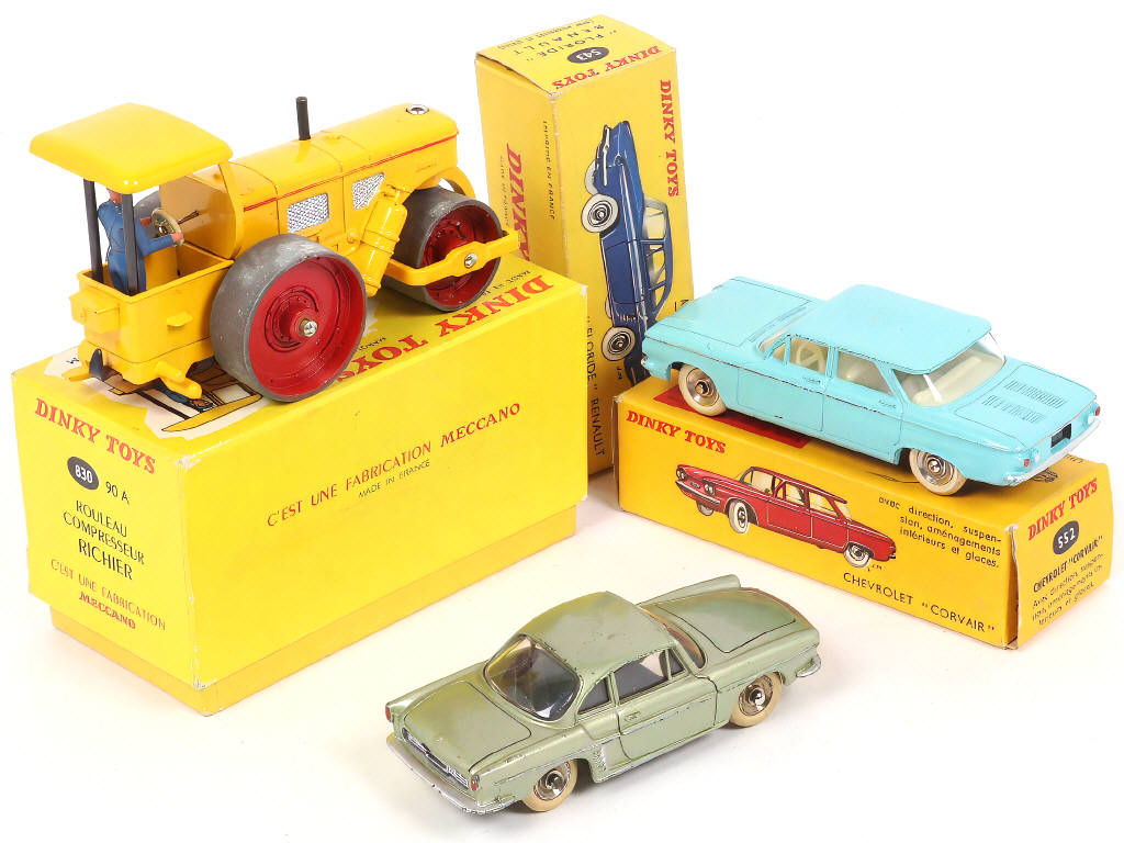 Lot 320 - DINKY TOYS (FRANCE) (3)
