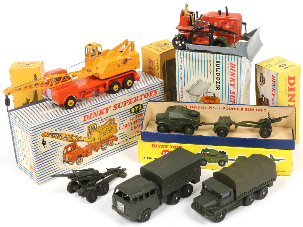Lot 292 - DINKY TOYS (6)
