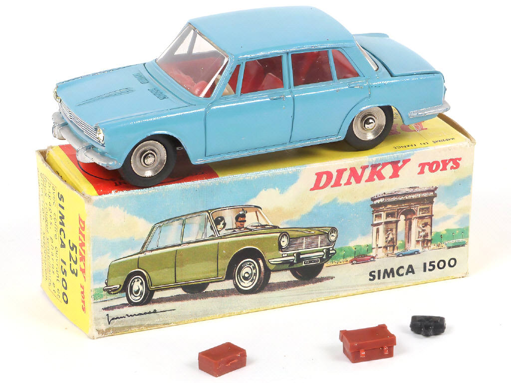 Lot 302 - DINKY TOYS (FRANCE) (1)