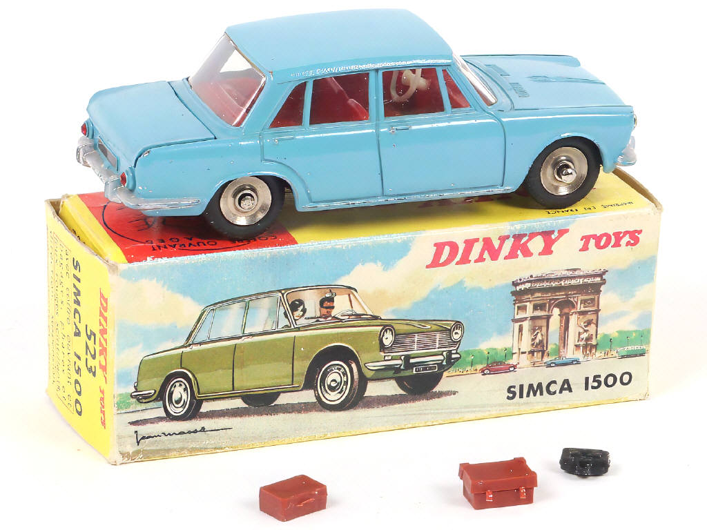 Lot 302 - DINKY TOYS (FRANCE) (1)