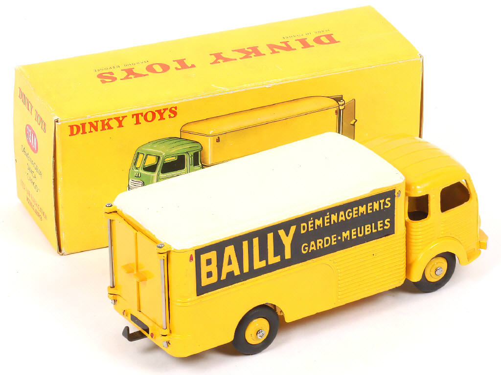 Lot 306 - DINKY TOYS (FRANCE) (1)