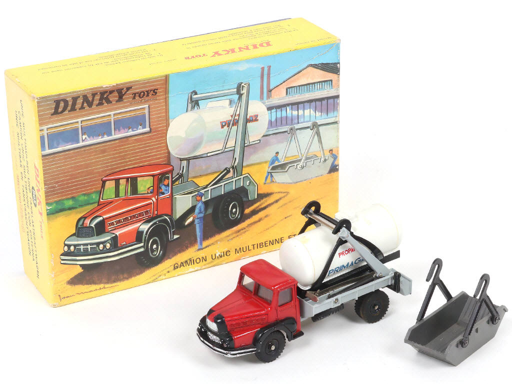 Lot 314 - DINKY TOYS (FRANCE) (1)