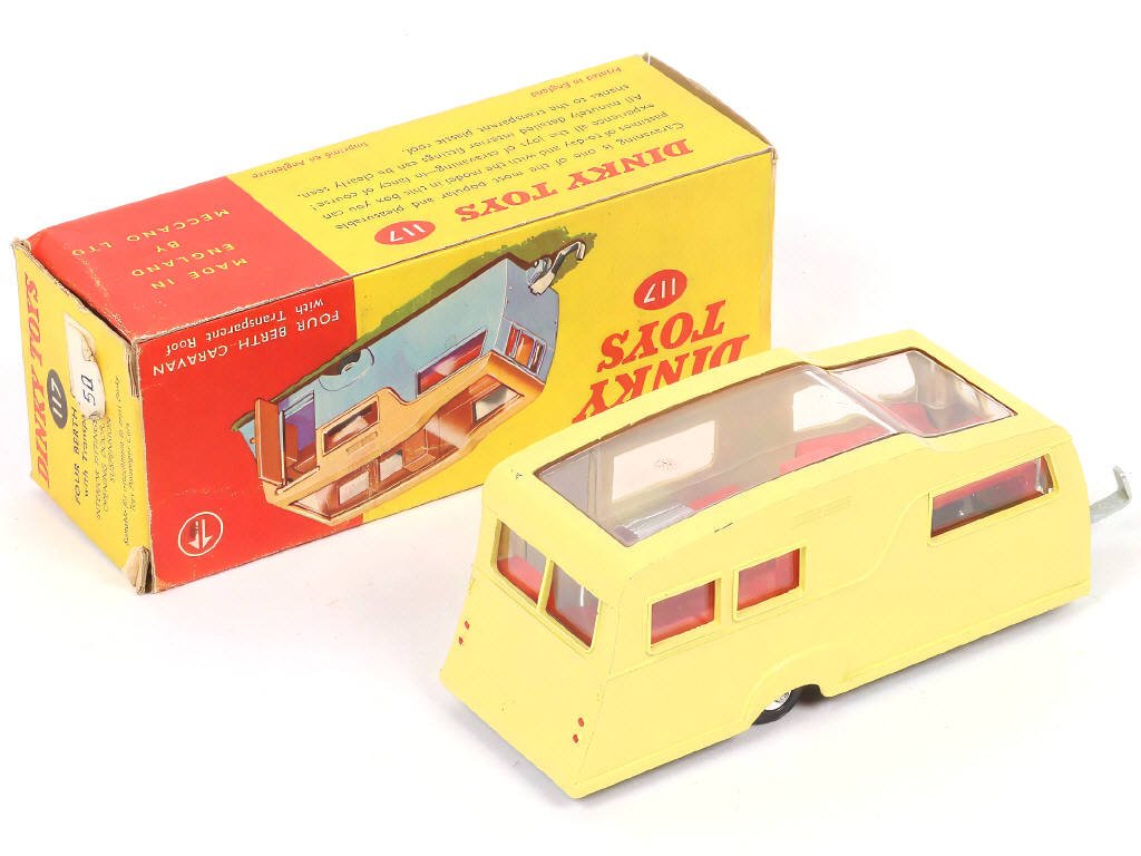 Lot 262 - DINKY TOYS (GB) (1)