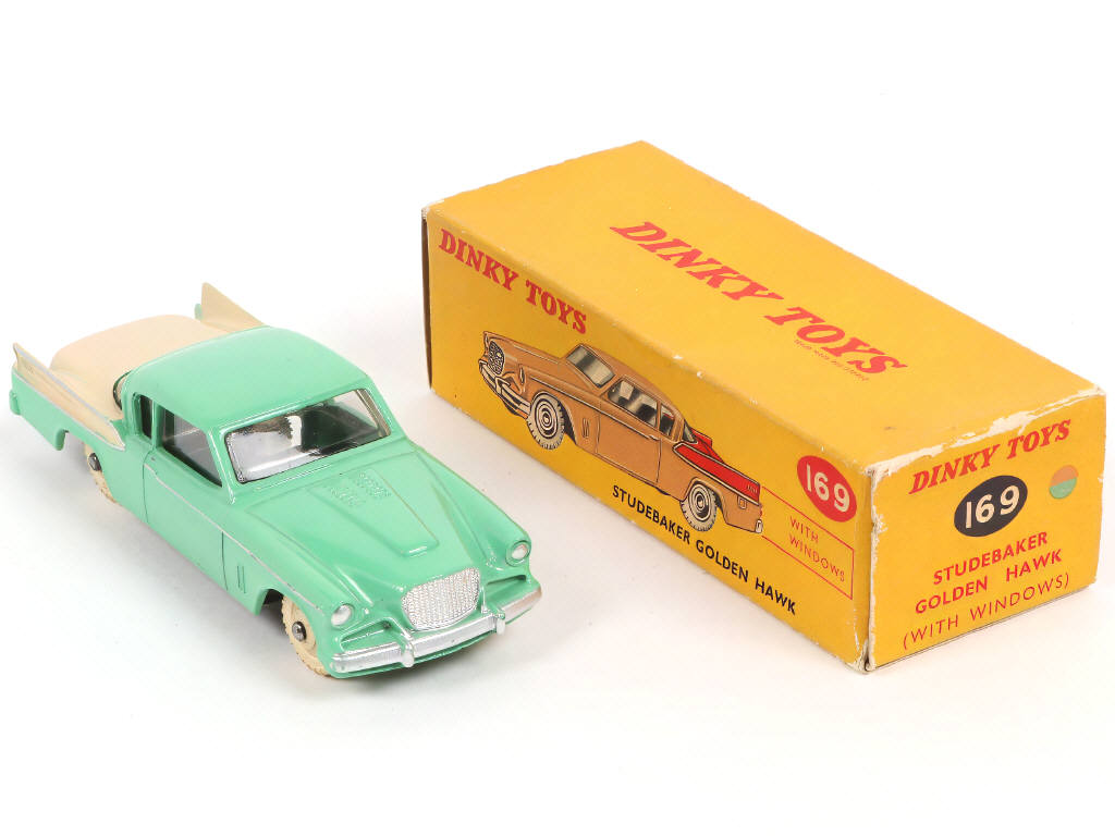 Lot 269 - DINKY TOYS (GB) (1)