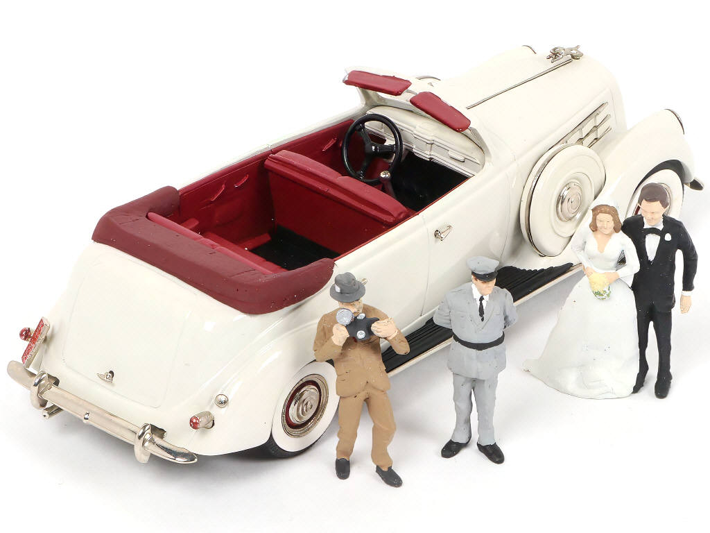 Lot 158 - BROOKLIN MODELS (GB) (1)