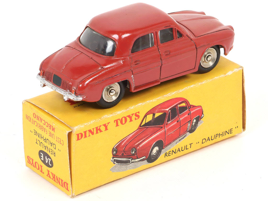 Lot 326 - DINKY TOYS (FRANCE) (1)