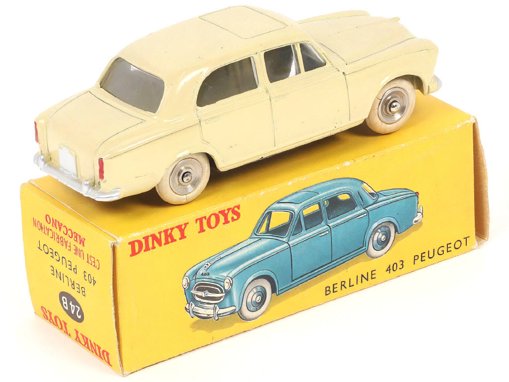 Lot 315 - DINKY TOYS (FRANCE) (1)