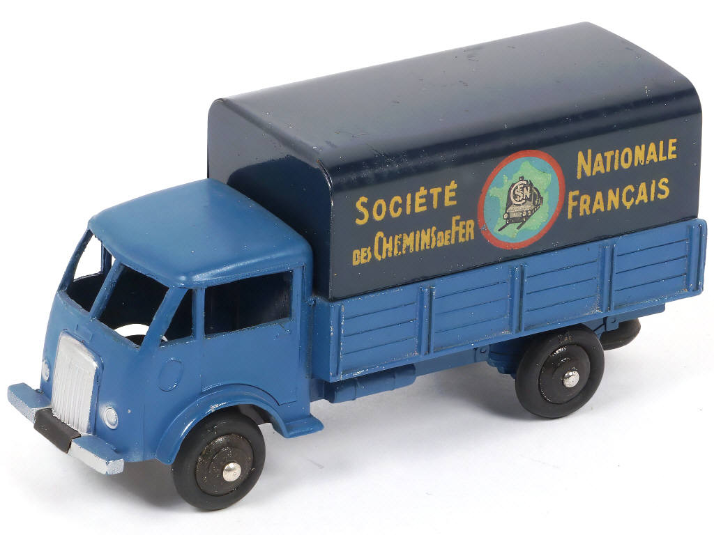Lot 354 - DINKY TOYS (FRANCE) (1)