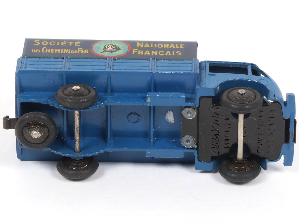 Lot 354 - DINKY TOYS (FRANCE) (1)
