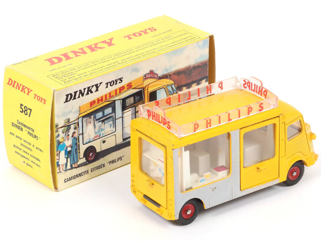 Lot 358 - DINKY TOYS (FRANCE) (1)