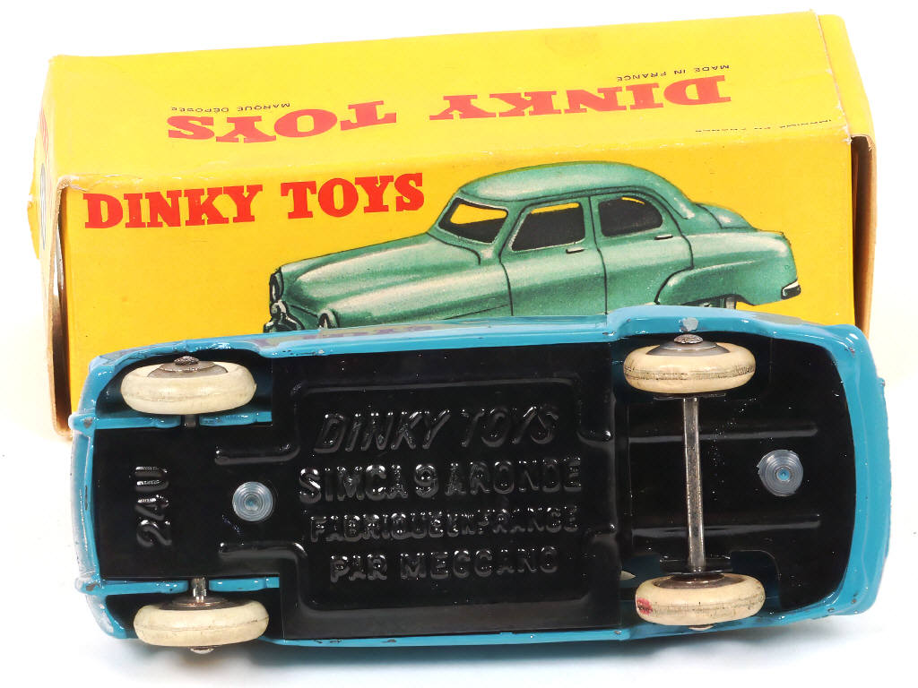 Lot 328 - DINKY TOYS (FRANCE) (1)