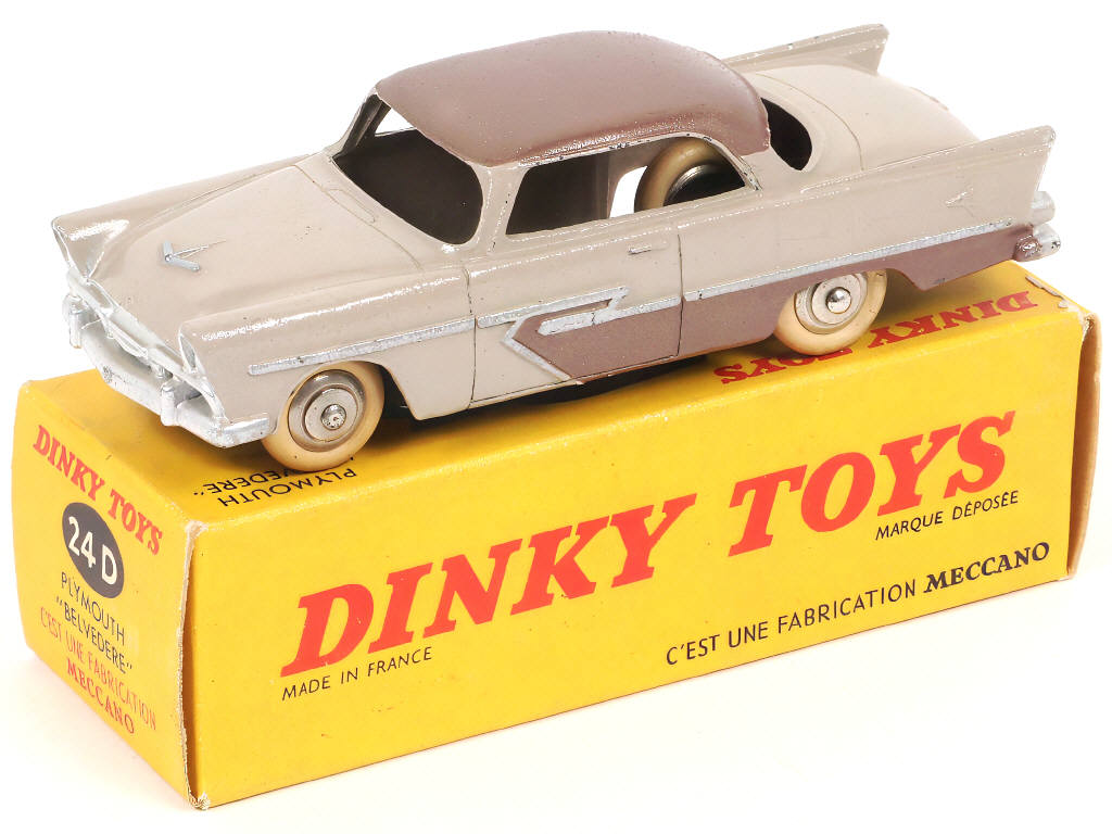 Lot 323 - DINKY TOYS (FRANCE) (1)