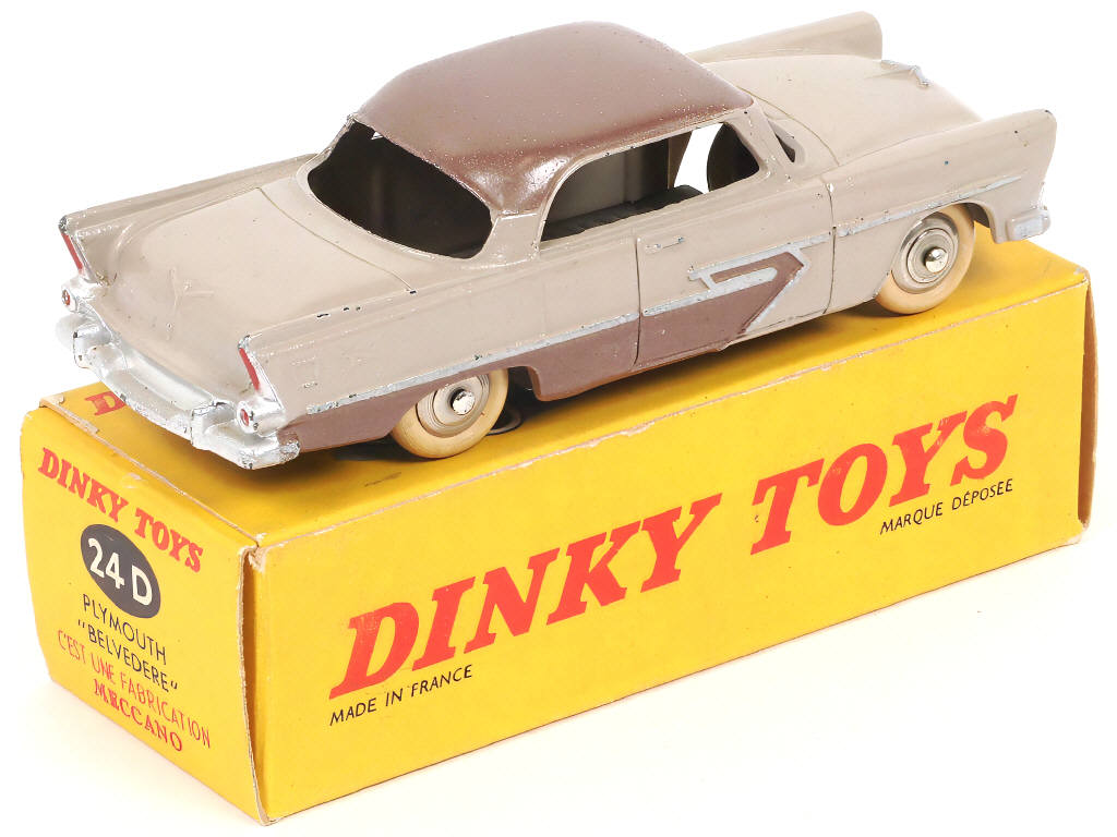 Lot 323 - DINKY TOYS (FRANCE) (1)