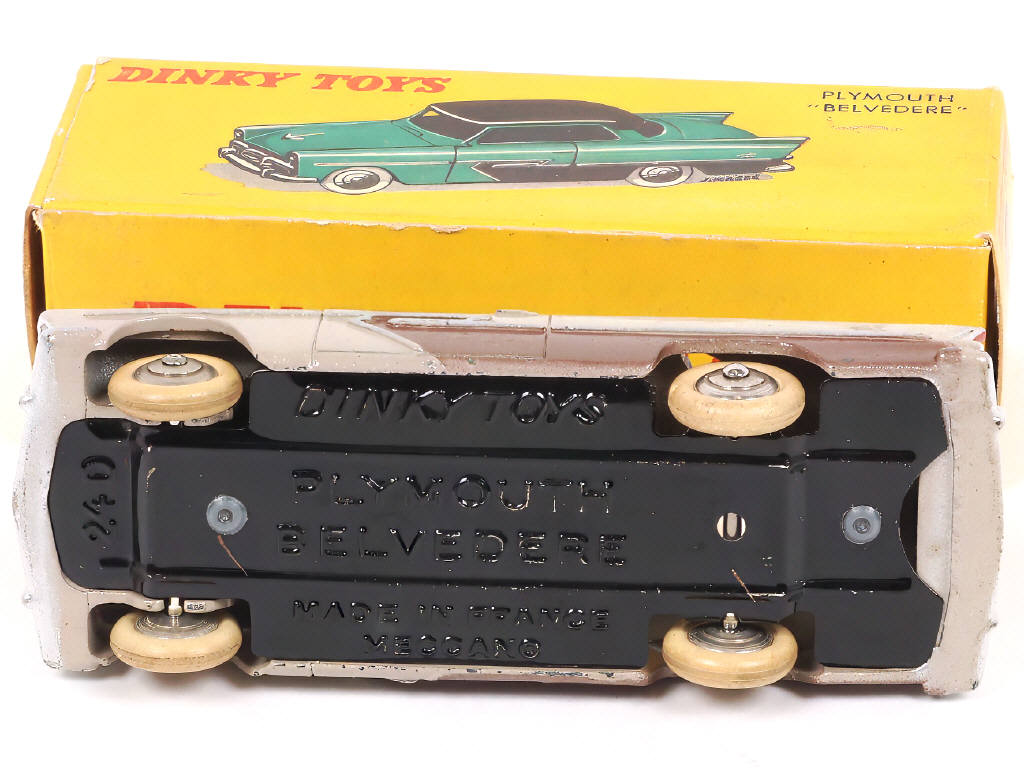Lot 323 - DINKY TOYS (FRANCE) (1)