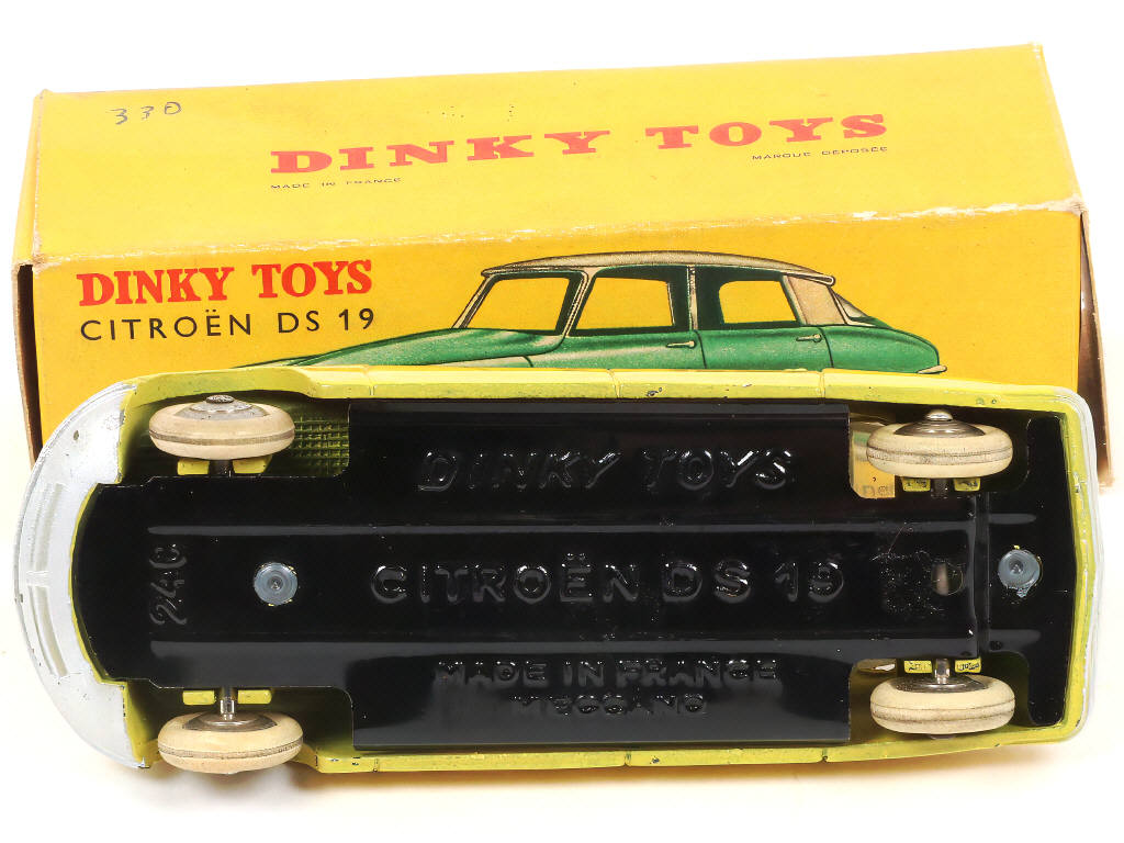 Lot 319 - DINKY TOYS (FRANCE) (1)