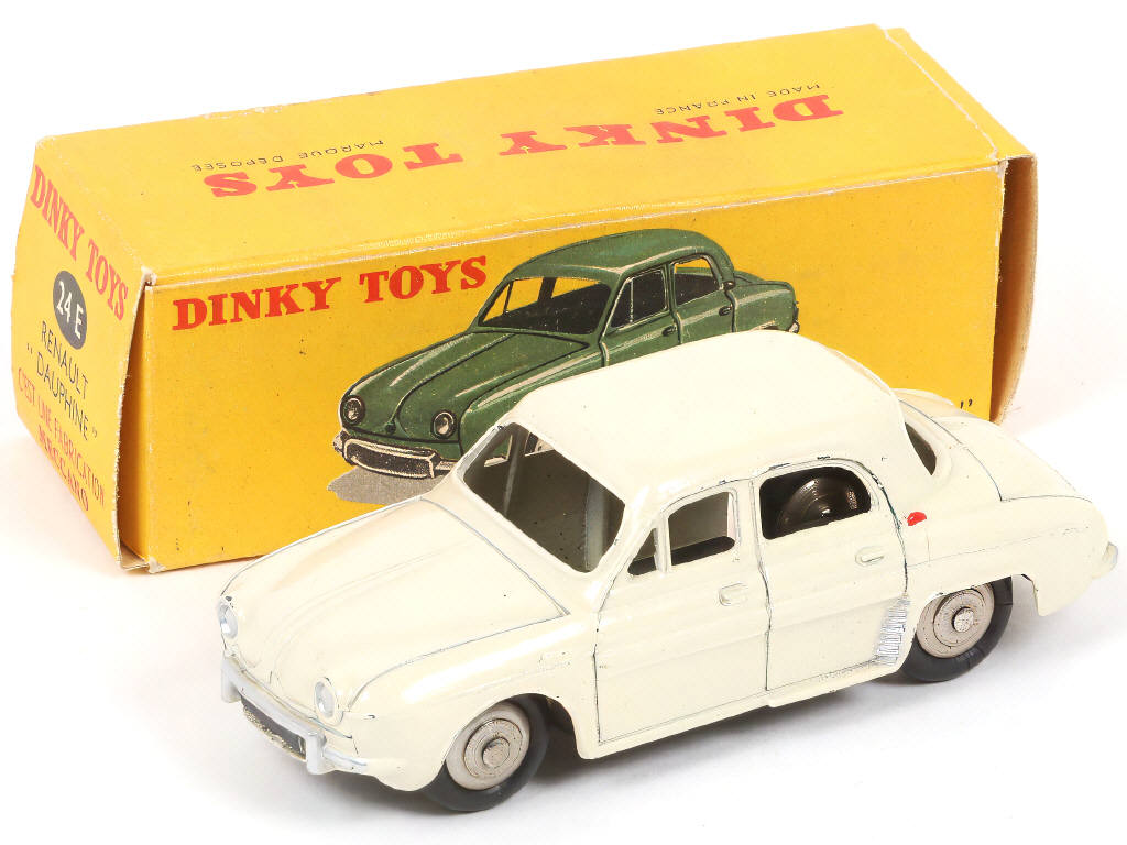 Lot 325 - DINKY TOYS (FRANCE) (1)
