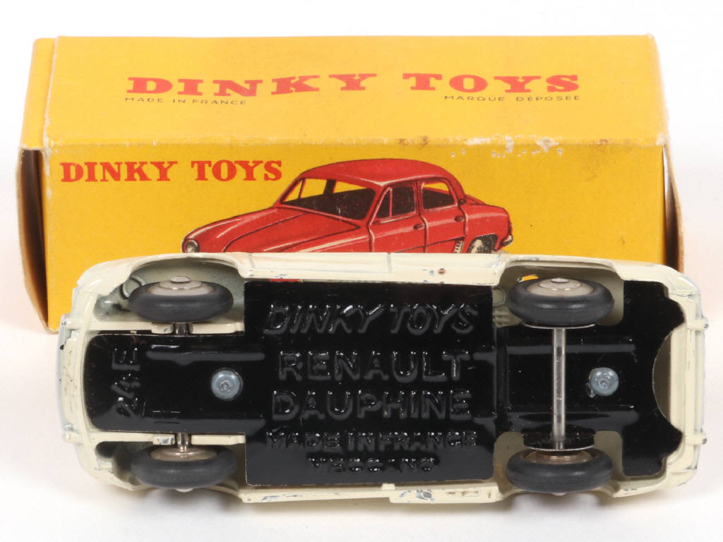 Lot 325 - DINKY TOYS (FRANCE) (1)