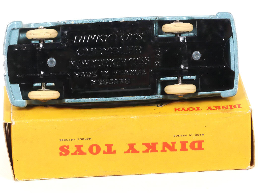 Lot 312 - DINKY TOYS (FRANCE) (1)
