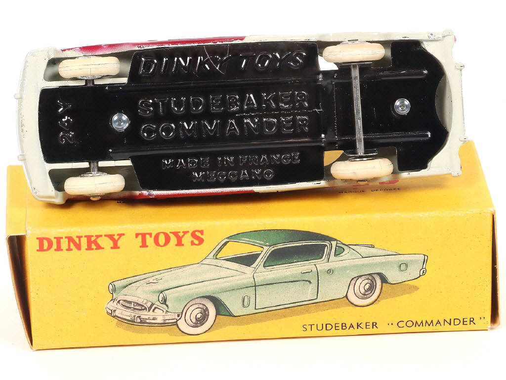 Lot 332 - DINKY TOYS (FRANCE) (1)
