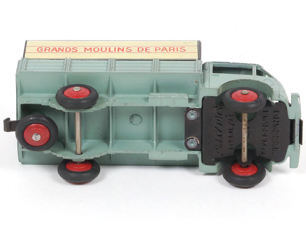 Lot 356 - DINKY TOYS (FRANCE) (1)