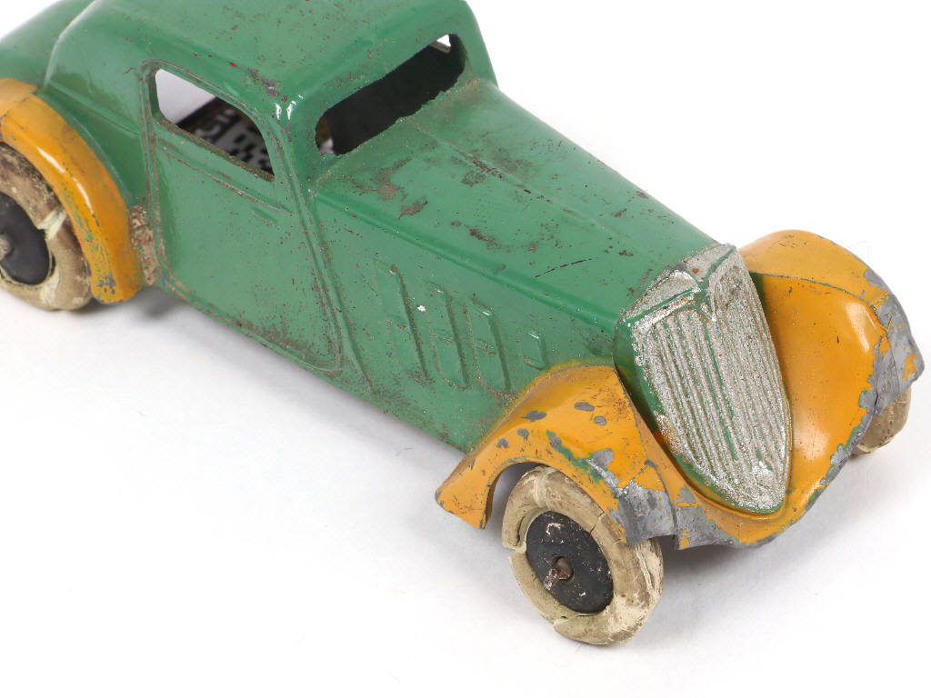 Lot 291 - DINKY TOYS (FRANCE) (1)