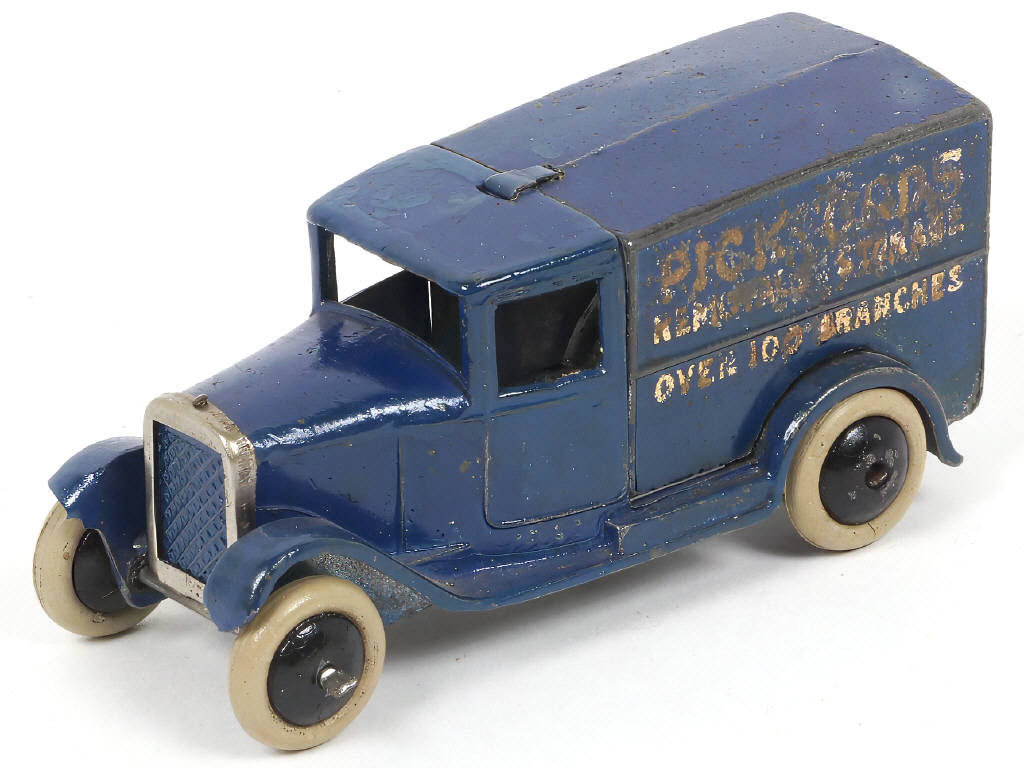 Lot 376 - DINKY TOYS (GB) (1)