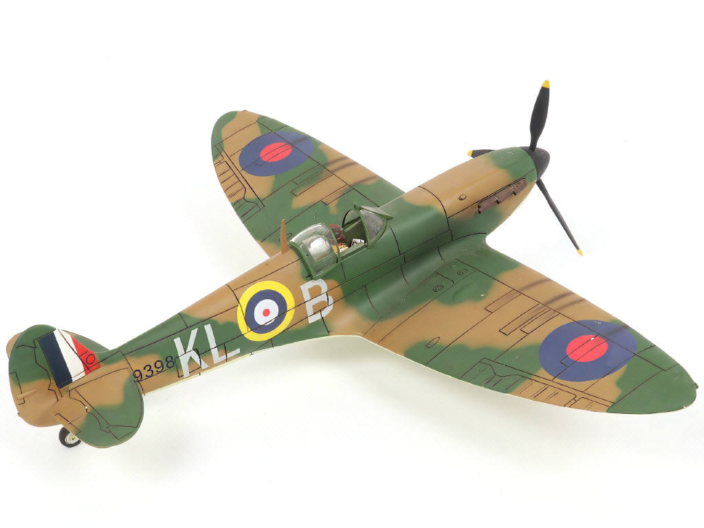 Lot 9 - KING & COUNTRY'S (1)