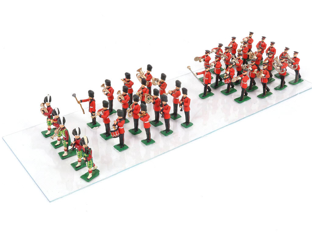 Lot 3 - DIVERS (40)