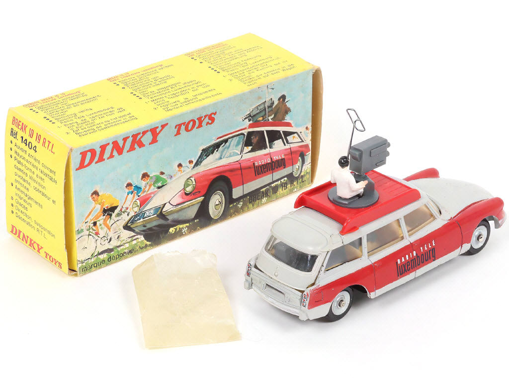 Lot 346 - DINKY TOYS (FRANCE) (1)
