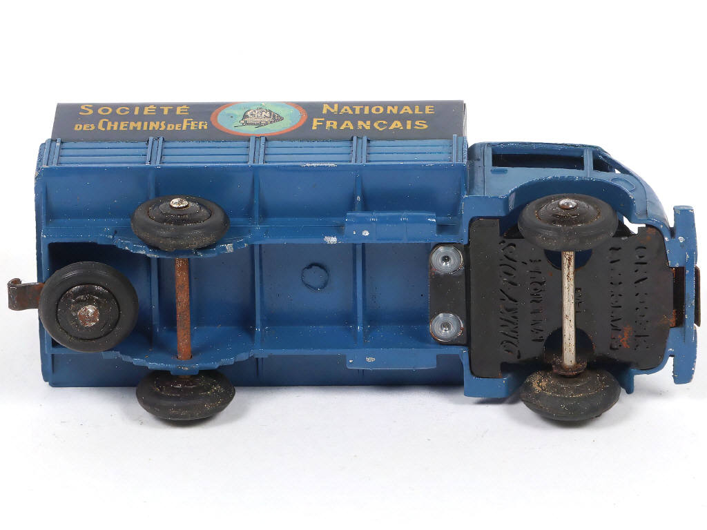 Lot 355 - DINKY TOYS (FRANCE) (1)