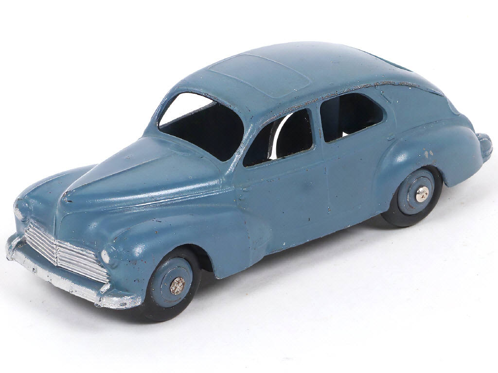 Lot 304 - DINKY TOYS (FRANCE) (1)