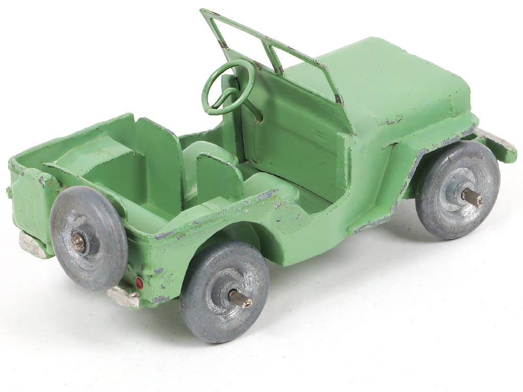 Lot 292 - DINKY TOYS (FRANCE) (1)