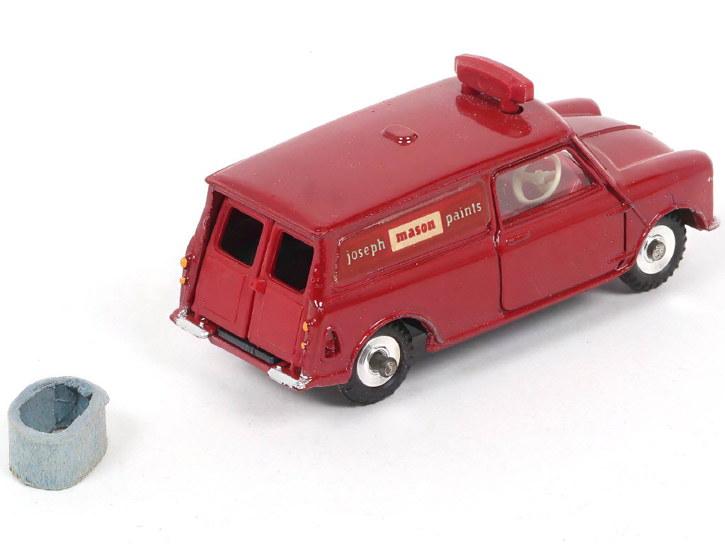 Lot 384 - DINKY TOYS (GB) (1)