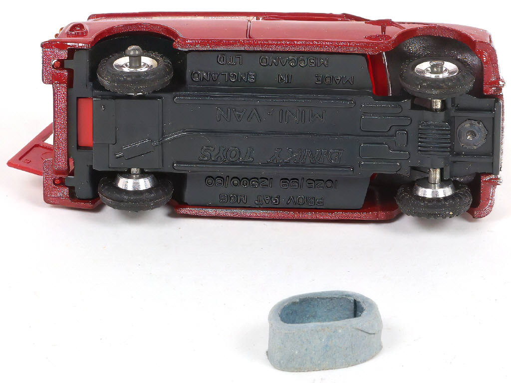 Lot 384 - DINKY TOYS (GB) (1)