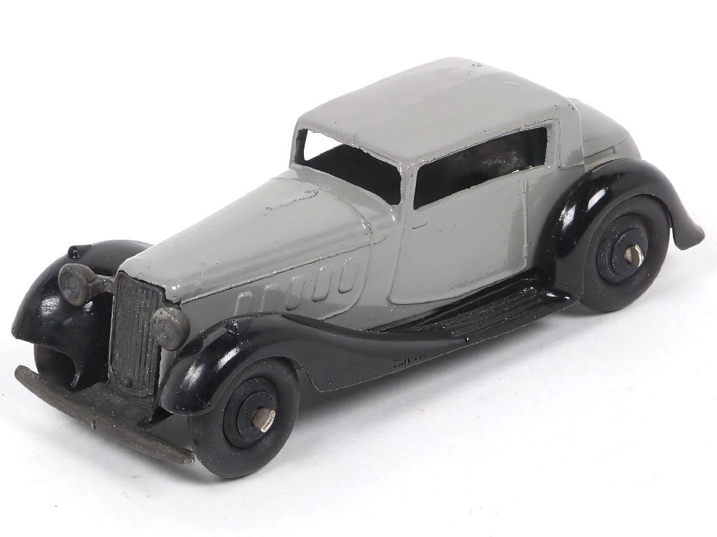 Lot 381 - DINKY TOYS (GB) (1)