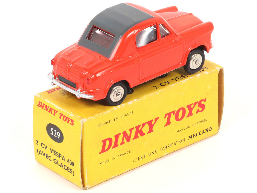 Lot 327 - DINKY TOYS (FRANCE) (1)