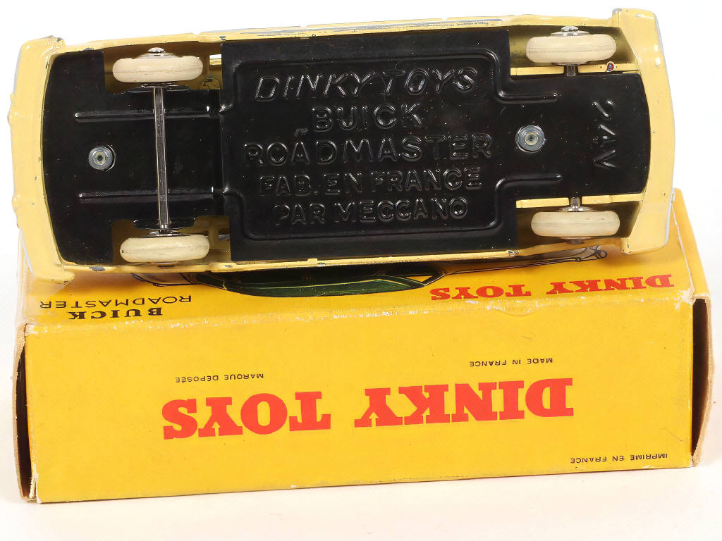 Lot 329 - DINKY TOYS (FRANCE) (1)