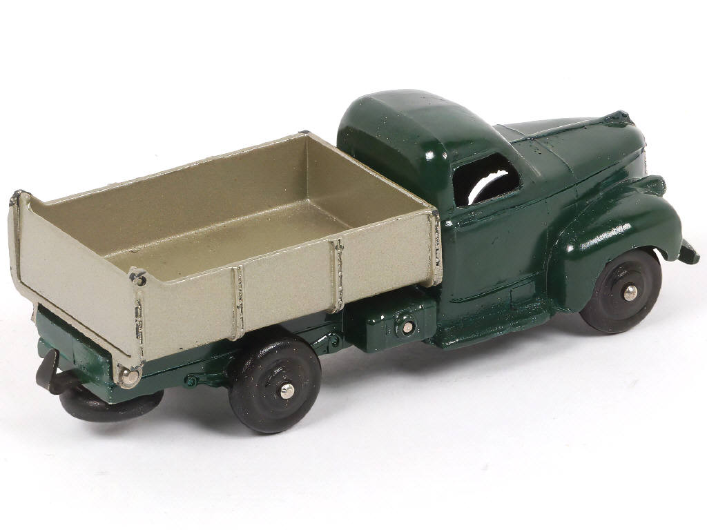 Lot 351 - DINKY TOYS (FRANCE) (1)