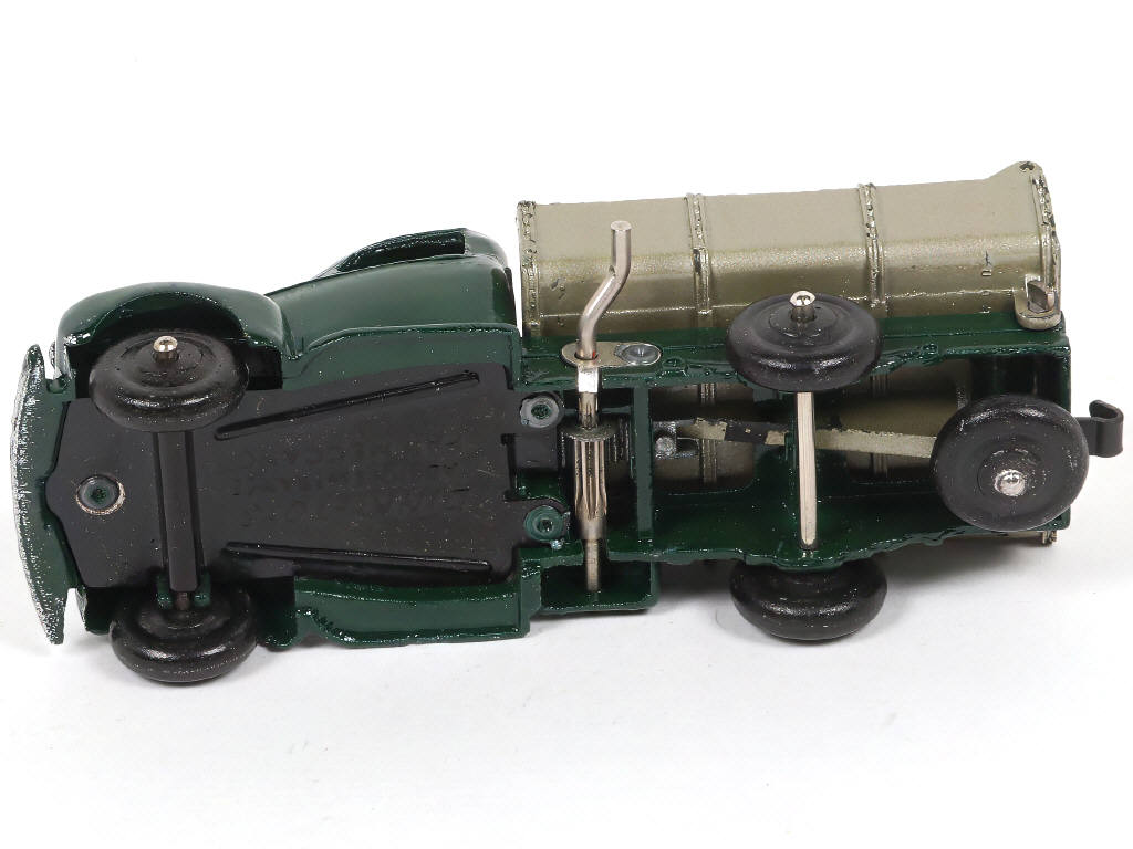 Lot 351 - DINKY TOYS (FRANCE) (1)