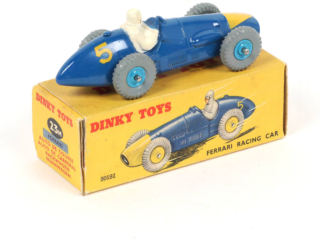 Lot 393 - DINKY TOYS (GB) (1)