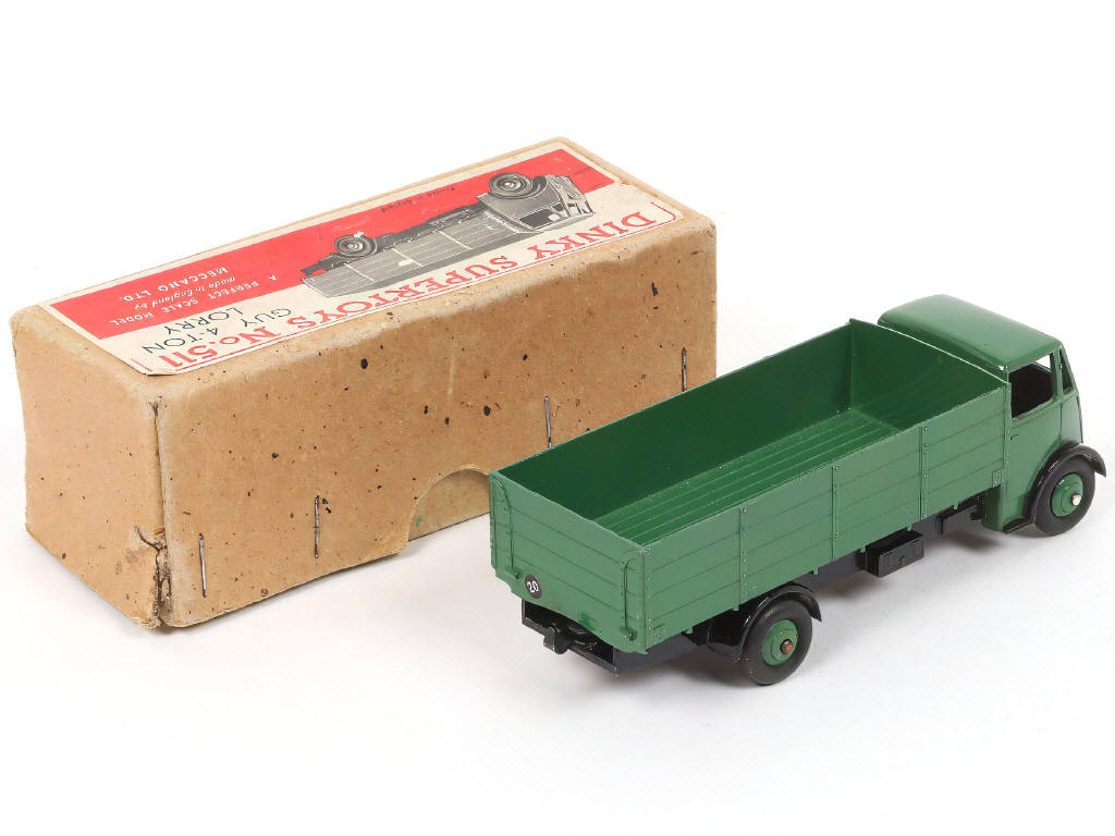 Lot 407 - DINKY TOYS (GB) (1)