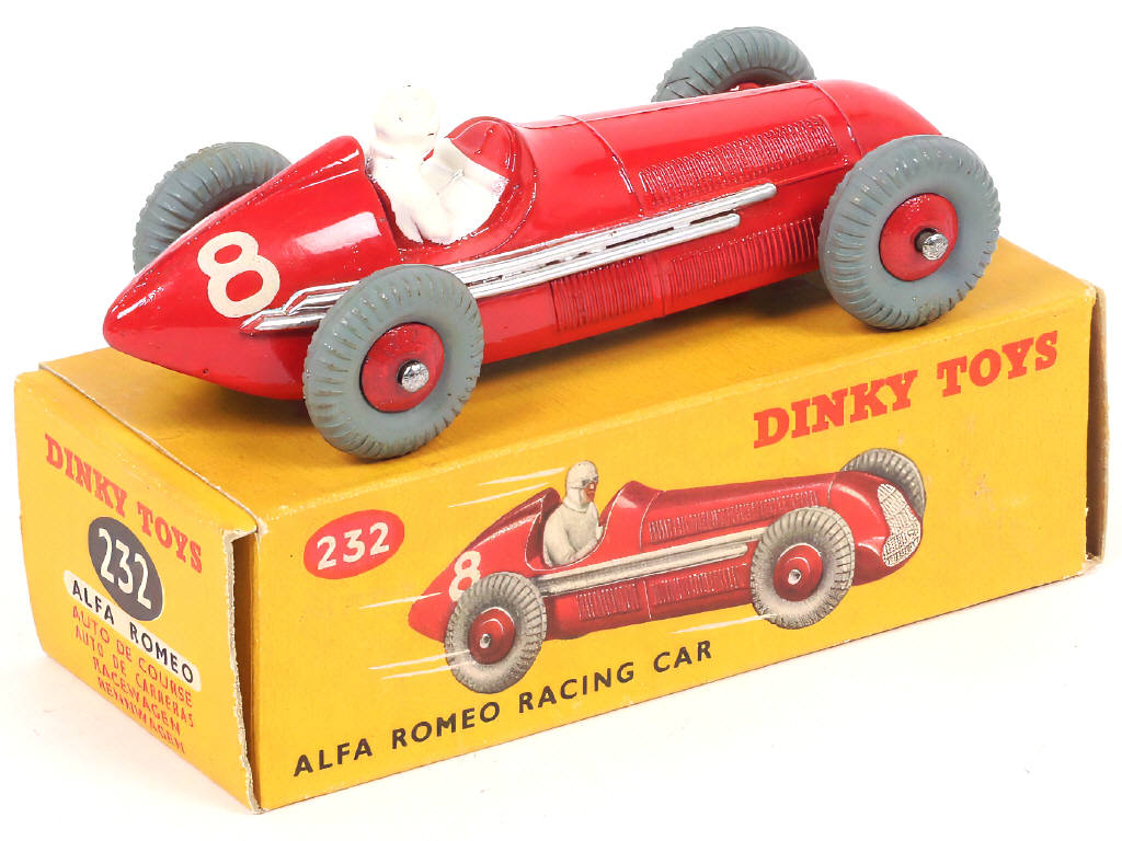 Lot 391 - DINKY TOYS (GB) (1)