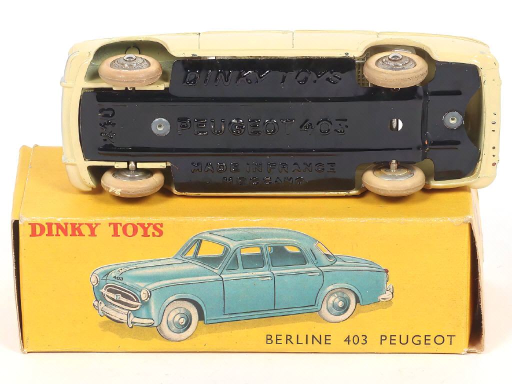 Lot 316 - DINKY TOYS (FRANCE) (1)