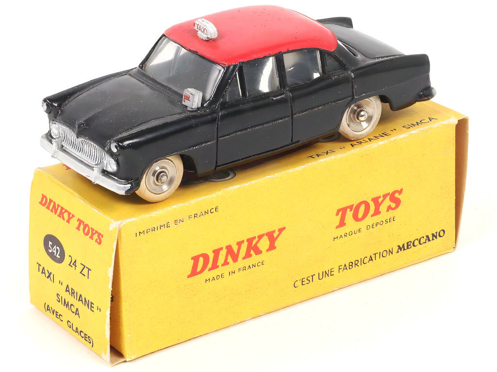 Lot 335 - DINKY TOYS (FRANCE) (1)