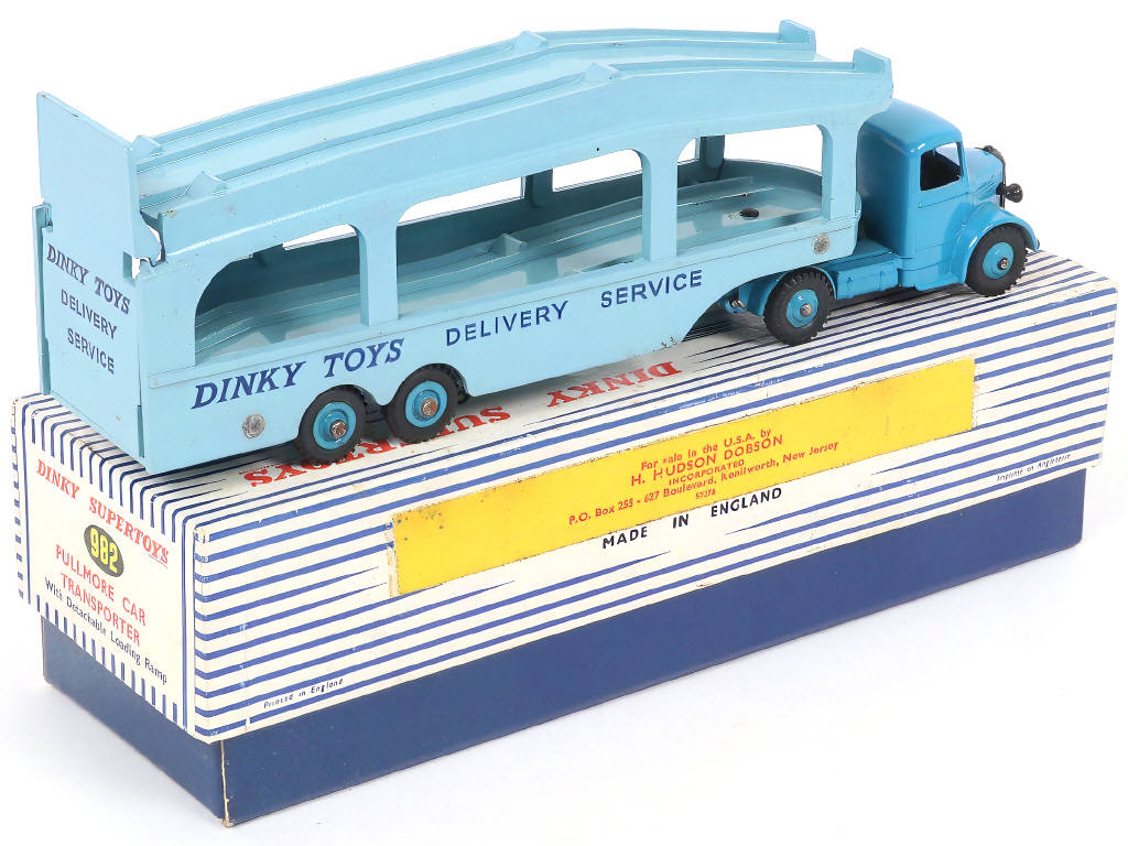 Lot 414 - DINKY TOYS (GB) (1)
