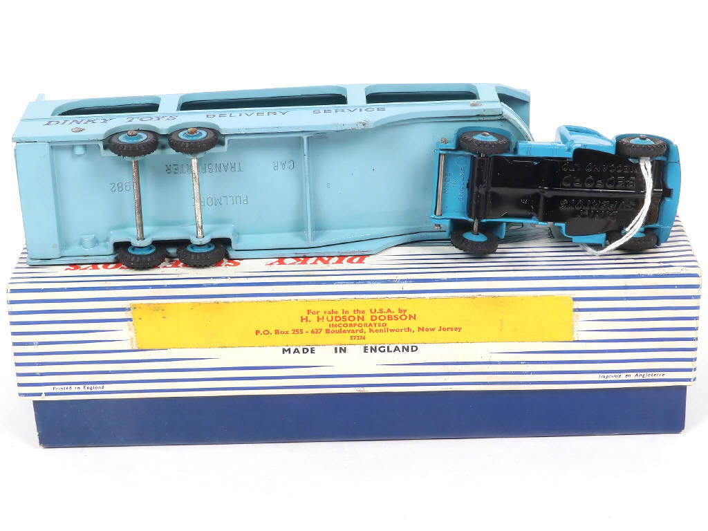 Lot 414 - DINKY TOYS (GB) (1)