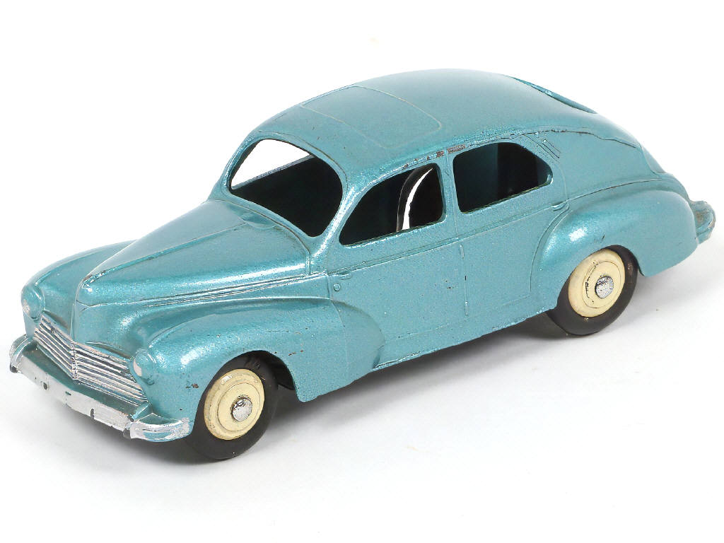 Lot 301 - DINKY TOYS (FRANCE) (1)
