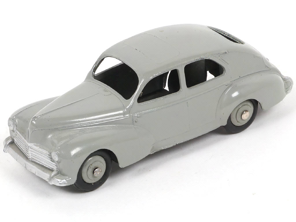 Lot 302 - DINKY TOYS (FRANCE) (1)