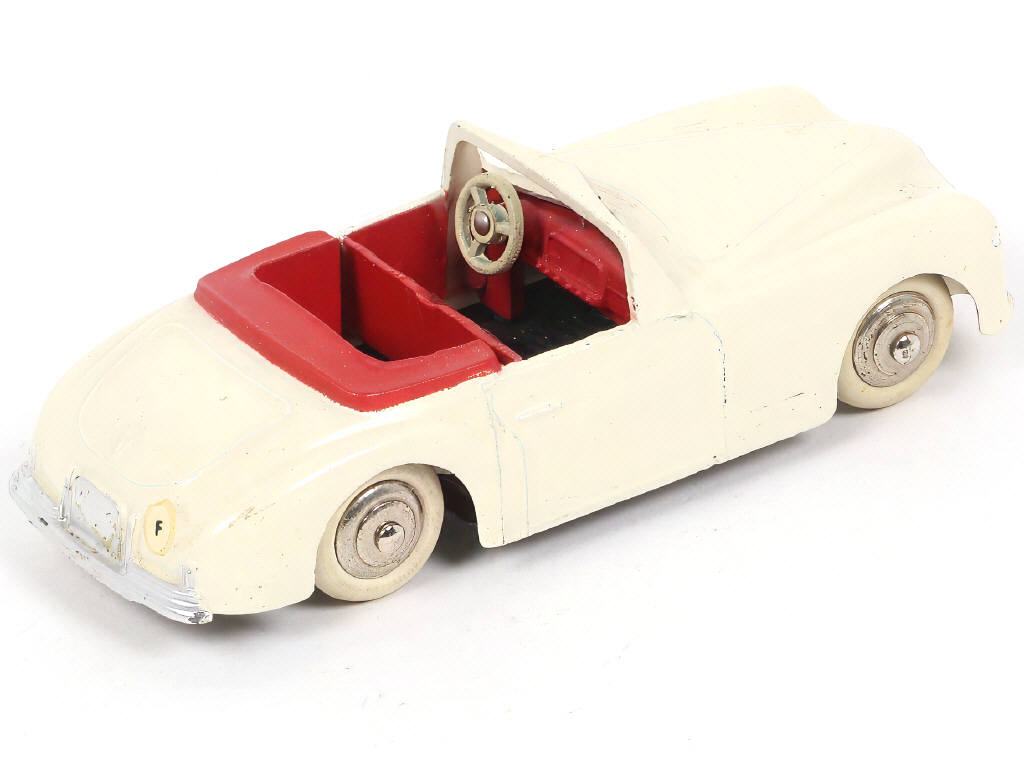 Lot 306 - DINKY TOYS (FRANCE) (1)