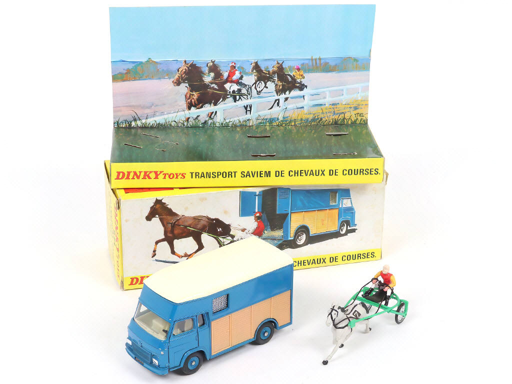 Lot 363 - DINKY TOYS (FRANCE) (1)